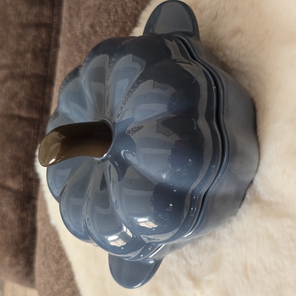 GLOBAL DESIGN CERAMIC TWO PIECE BLUE PUMPKIN DISH - Picture 10 of 11